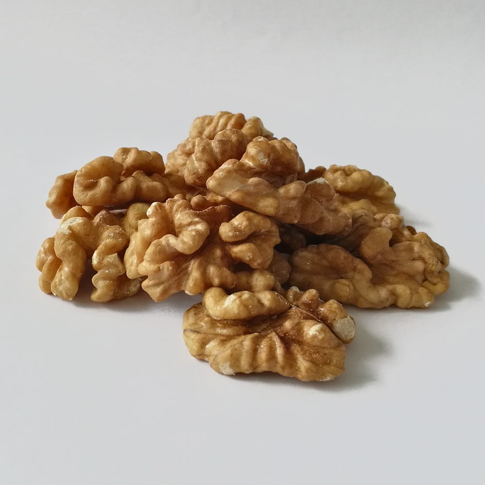 Light walnut kernels